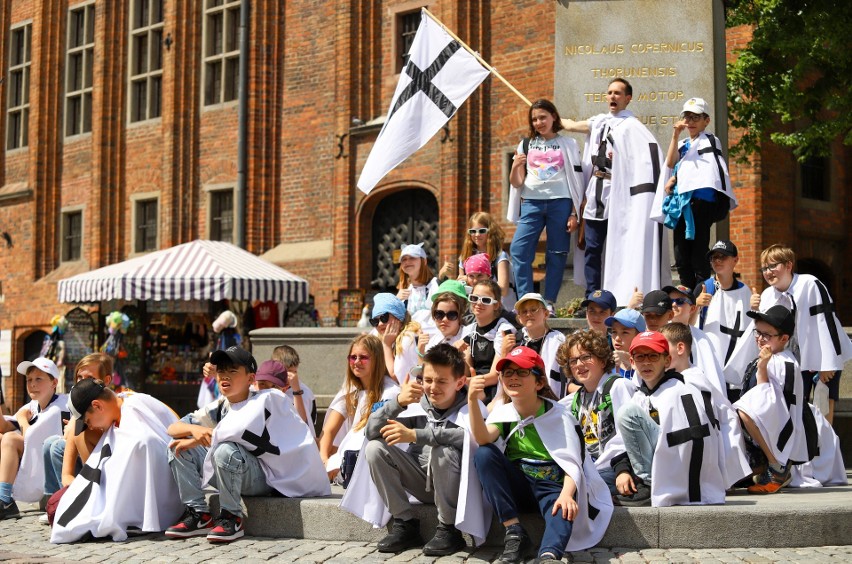 Wycieczki szkolne opanowały centrum Torunia