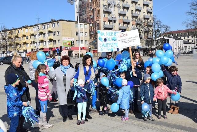 „Przystanek autyzm” to happening w Dzień Autyzmu na placu Biegańskiego w Częstochowie