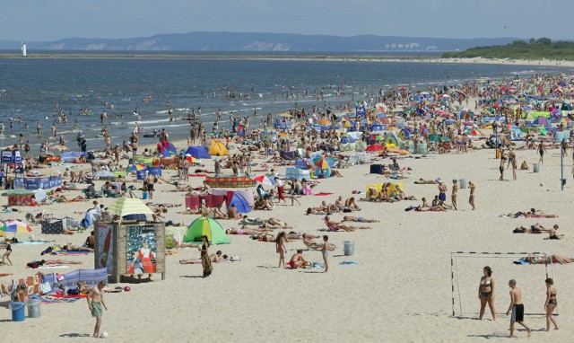 Tylko na miejskim kąpielisku w słoneczne dni wypoczywa nawet kilkanaście tysięcy ludzi. Kolejne kilka tysięcy korzysta z niestrzeżonych odcinków plaży.