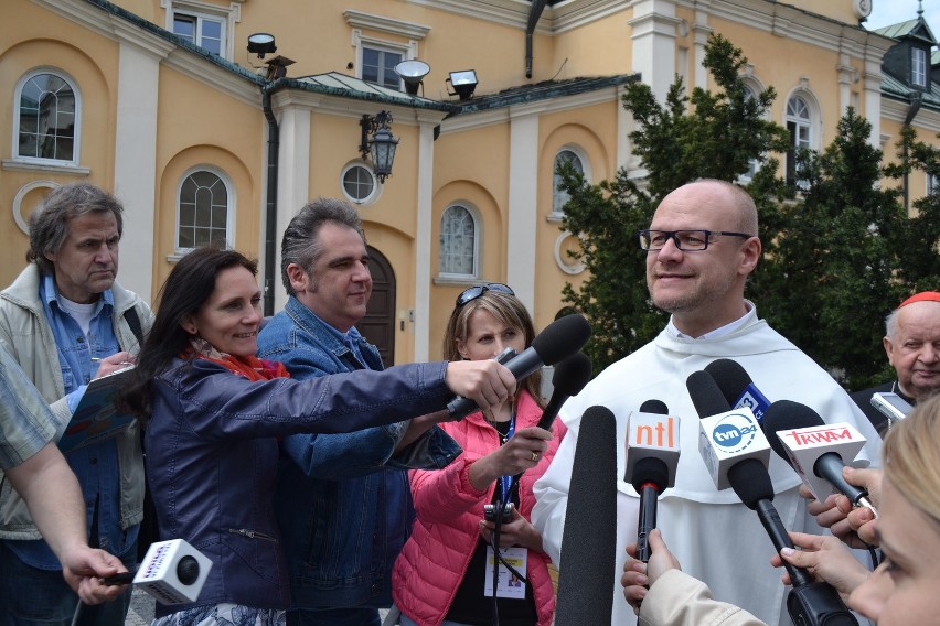 Biskupi na Jasnej Górze podpisali akt oddania Polski w...