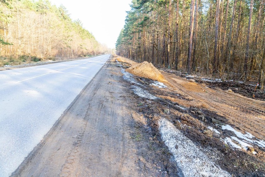 Powstają nowe ścieżki rowerowe wzdłuż ulicy Ciołkowskiego w Białymstoku. Rowerzyści pojadą nią jeszcze w tym roku