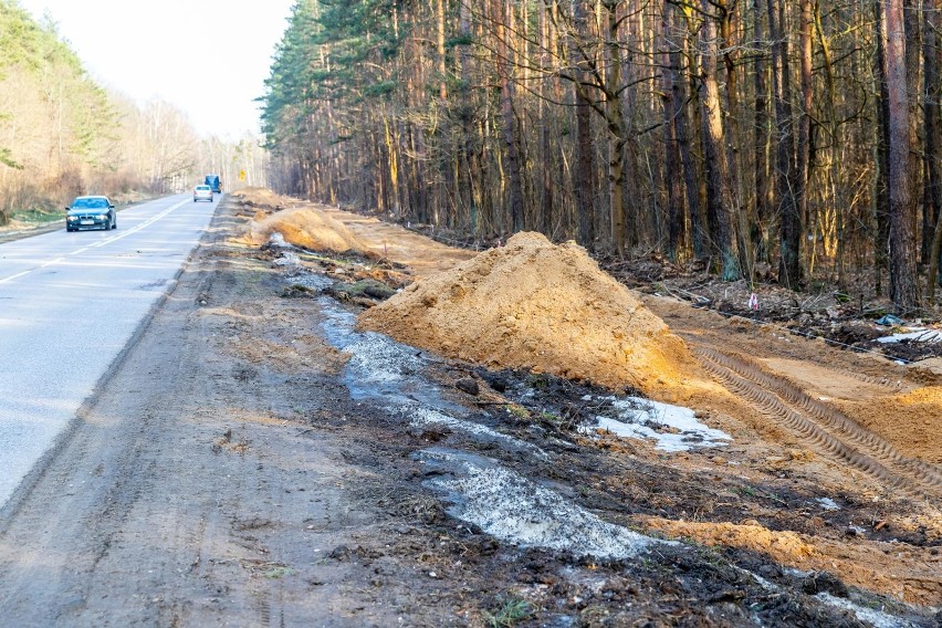 Powstają nowe ścieżki rowerowe wzdłuż ulicy Ciołkowskiego w Białymstoku. Rowerzyści pojadą nią jeszcze w tym roku