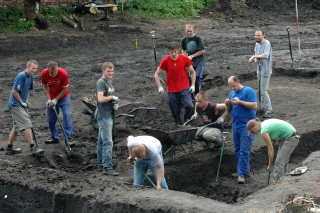 Rok 2007 - wykopaliska w miejscu obecnego hotelu Holiday Inn. To tam znaleziono cenne świadectwa historii Bydgoszczy.