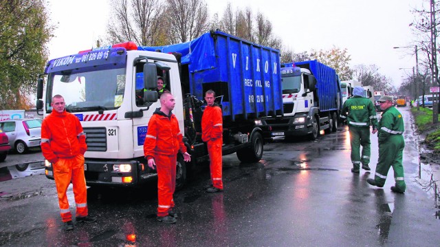 Poznańskie firmy twierdzą, że odbiór śmieci nie musi być aż tak drogi. Deklarują pomoc w znalezieniu najlepszych dla mieszkańców rozwiązań, składają konkretne propozycje