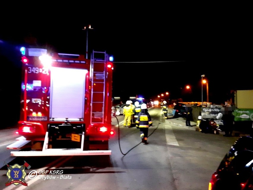 Grybów wypadek. Dwie osoby w szpitalu po zderzeniu audi i toyoty [ZDJĘCIA]