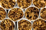 22 osoby oskarżone o produkcję i sprzedaż nielegalnego alkoholu oraz „lewych” papierosów
