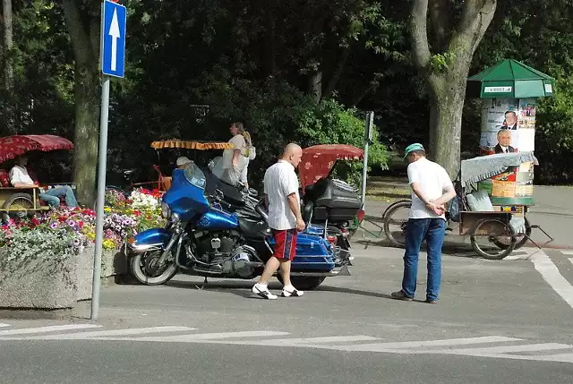 Motocykle to imponujące maszyny. Nic dziwnego, że budzą zasłużone zainteresowanie. Ludziom, którzy przyjechali do Ciechocinka po ciszę, nie w smak jednak ryk ich silników.