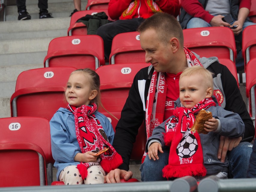 Dzień Dziecka na trybunach stadionów ŁKS i Widzewa. Zobacz galerię zdjęć najmłodszych kibiców