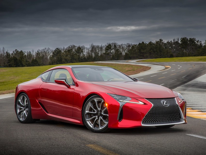 Lexus LC 500 napędzany jest znaną z aktualnych modeli serii...