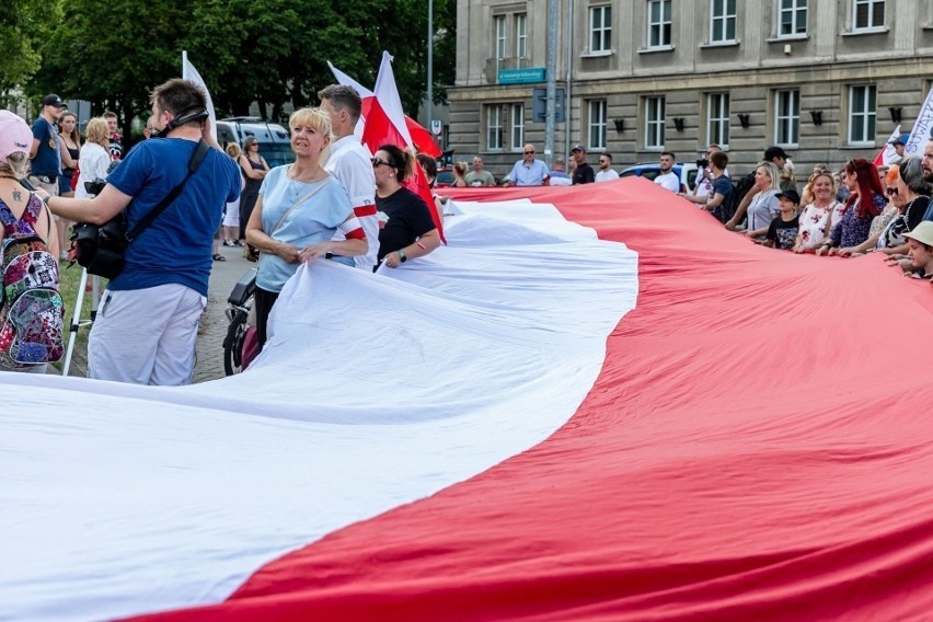 Przez Białystok przejdzie kolejny marsz antycovidowców i...