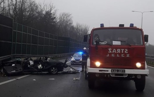 Wypadek na DTŚ w Zabrzu ZDJĘCIA Ranny kierowca trafił do szpitala