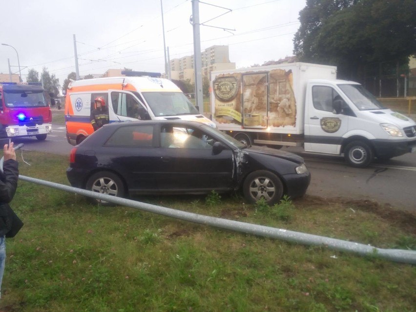 Częstochowa: Wypadek na ulicy Rakowskiej. Kierowca wjechał w...