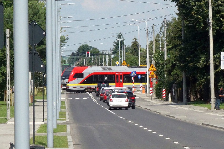 Zakończył się trwający 2 lata remont ul. Rokicińskiej od...