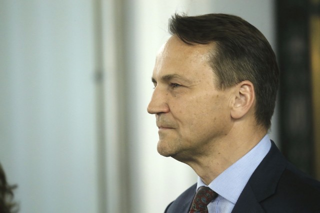 Radosław Sikorski po wpisach Arkadiusza Mularczyka i Macieja Nawackiego: "Oni są pierd...nięci"