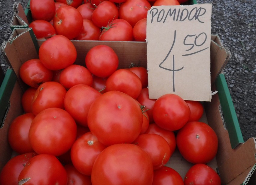 Sobotnie zakupy na targowisku Korej w Radomiu. Jaki były ceny owoców i warzyw? - zobacz zdjęcia 