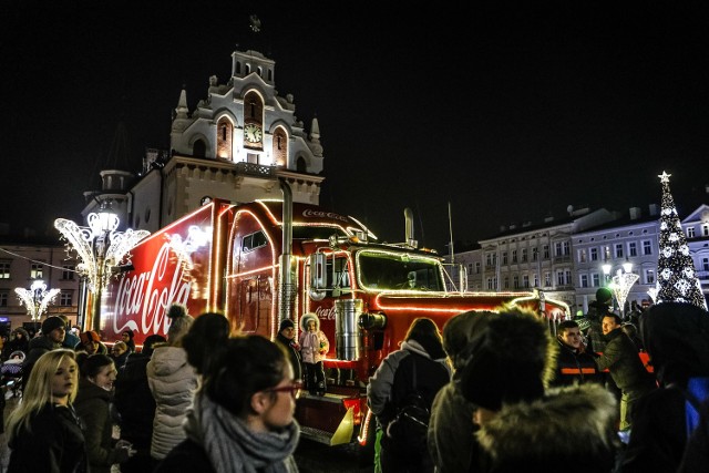 Legendarna ciężarówka Coca-Coli na Rynku w Rzeszowie.