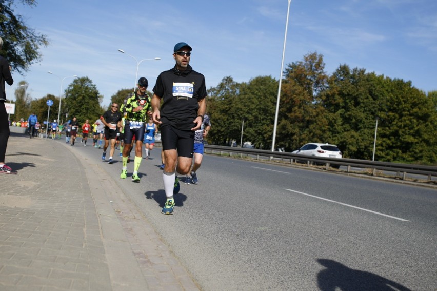 Uczestnicy Maratonu Warszawskiego 2018. Więcej zdjęć...