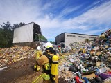 Pożar hałdy zgromadzonych śmieci w miejscowości Wardyń Górny [ZDJĘCIA]