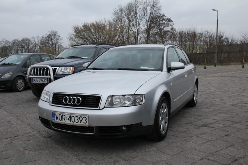 Audi A4, 2004 r., 1,9 TDI, ABS, centralny zamek, elektryczne...