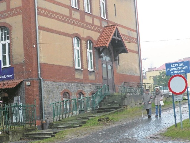 Unijne inwestycje mają być widoczne w obu filiach szpitala. Jednak pacjenci z Mogilna czekają na rozbudowę lecznicy.