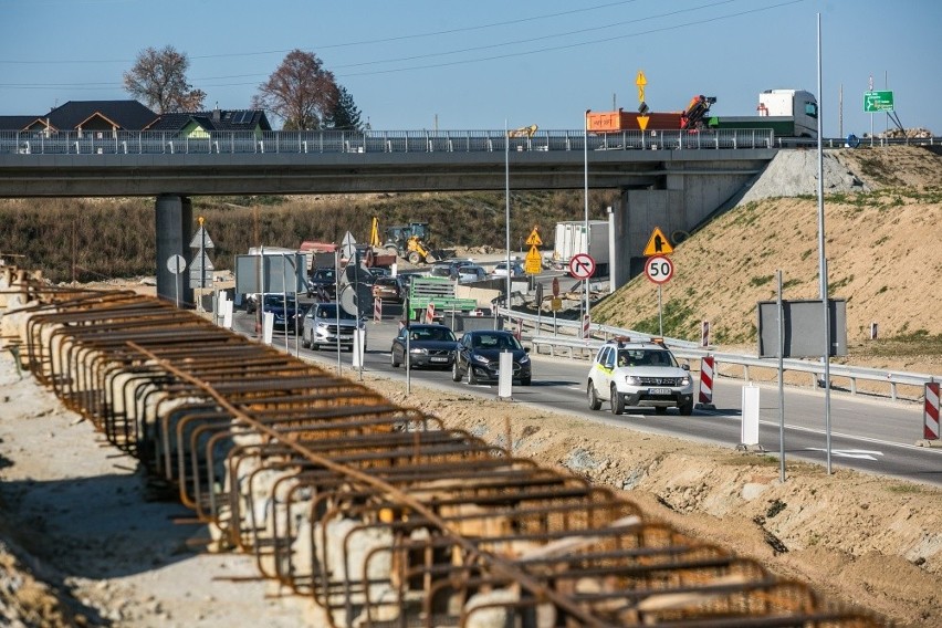 Budowa zakopianki. Kierowcy już jadą po fragmencie nowej trasy [ZDJĘCIA]