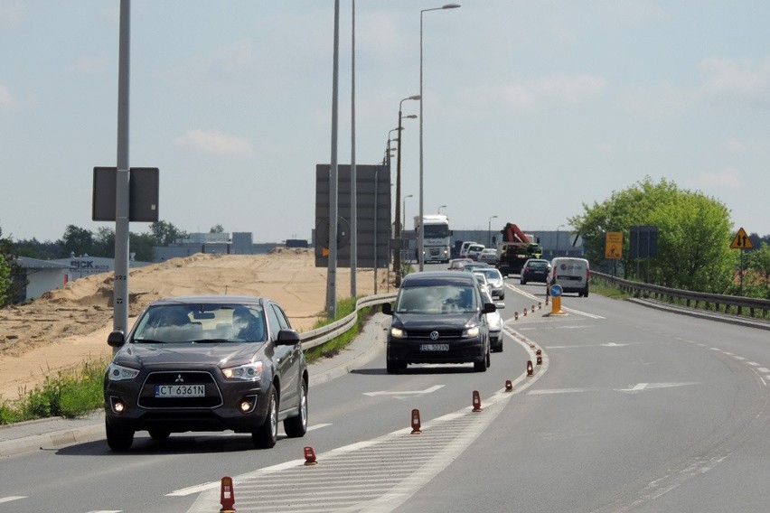 To jeden z największych placów budowy w Toruniu. Prace przy...