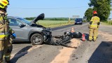 Wypadek osobowego Hyundaia i motocykla w Kłaninie (powiat pucki). Ranny motocyklista trafił do szpitala