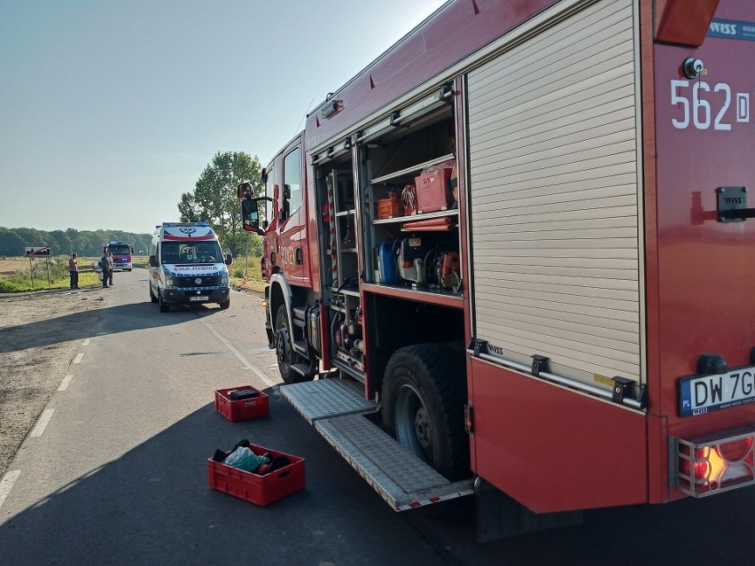 Motocyklista zderzył się z audi. 18-latek nie żyje, dwie osoby ranne 