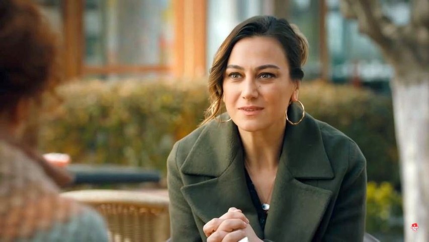 Incinur Daşdemir jako Benal w serialu "Miłość i...