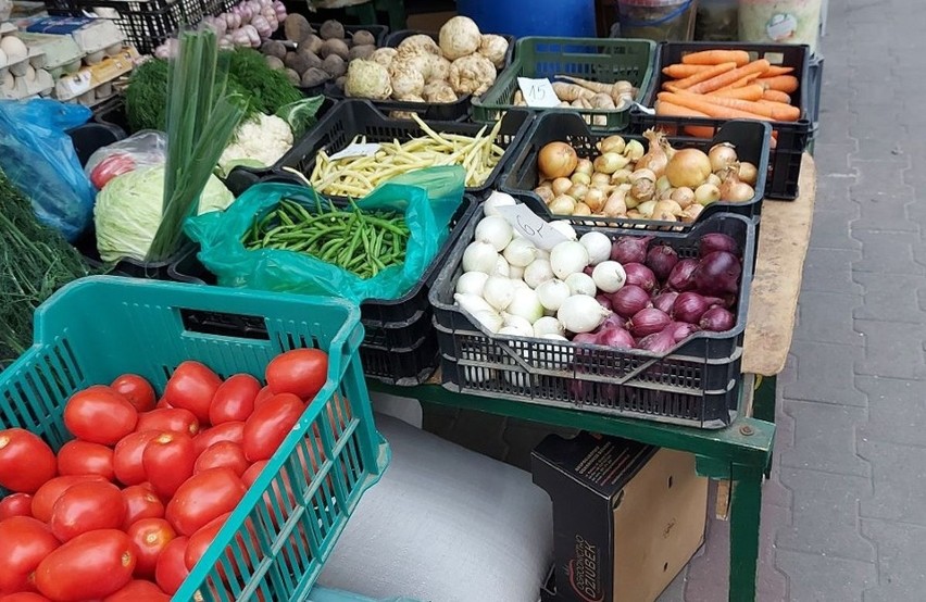 Zobacz ceny warzyw i owoców na łódzkim ryneczku - kliknij...