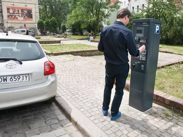 Płatne miejsca parkingowe miasto wprowadziło na ul. Zaporoskiej i Szczęśliwej.