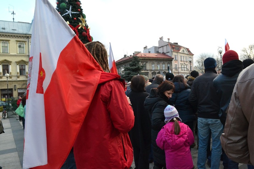 Manifestacja Komitetu Obrony Demokracji w Bielsku-Białej [ZDJĘCIA, WIDEO]