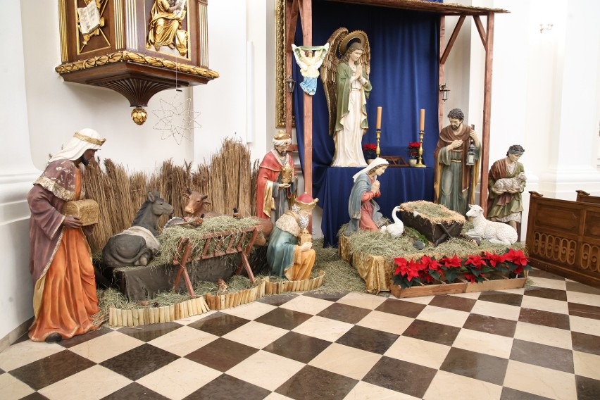 Piękna szopka bożonarodzeniowa jest już w sanktuarium na Świętym Krzyżu. Znajdują się w niej duże figury wykonane we Włoszech 