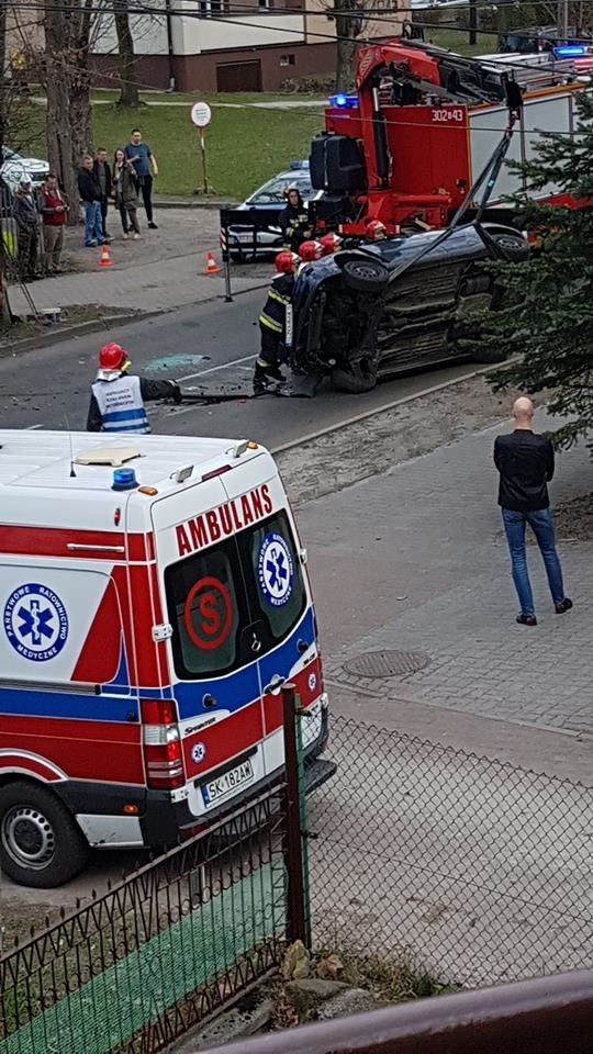 Wypadek w Katowicach na skrzyżowaniu ulic Armii Krajowej i...
