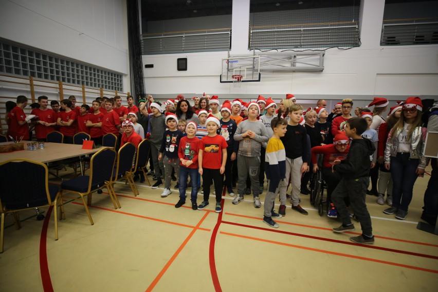 Spotkanie ze Świętym Mikołajem na Stadionie Śląskim ZDJĘCIA Impreza z okazji Międzynarodowego Dnia Osób Niepełnosprawnych