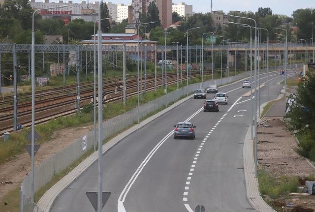 Jedynym gotowym odcinkiem trasy N-S od ronda Mikołajczyka do ulicy Żeromskiego kierowcy jeżdżą od lipca tego roku.