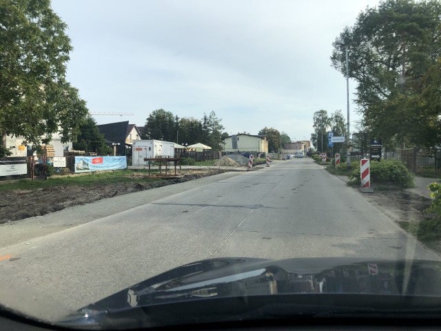 Cała ulica prowadząca przez Mielno to nieco ponad 3 kilometry poniemieckiej "betonówki"