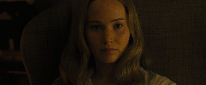 "mother!" zwiastun. Jennifer Lawrence w przerażającym thrillerze twórcy „Requiem dla snu” [WIDEO+ZDJĘCIA]