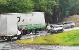 Zderzenie ciężarówki z osobówką zablokowało górski odcinek DK 28 pod Nowym Sączem