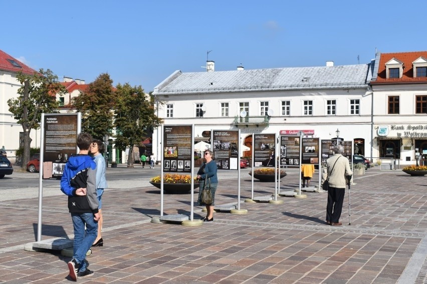 Z kolei niewielki wzrost liczby ludności jest zauważalny na...