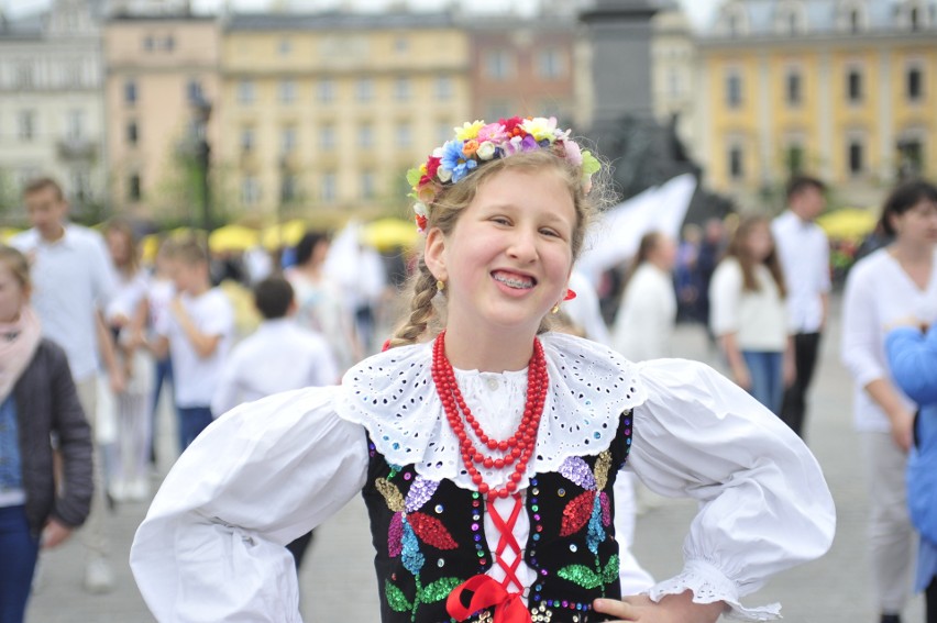 Kraków. Róża dla Jezusa Miłosiernego na Rynku Głównym