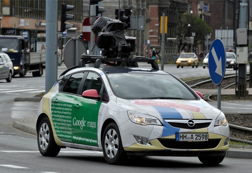 Auto Google Street View na ulicach Wrocławia i Legnicy