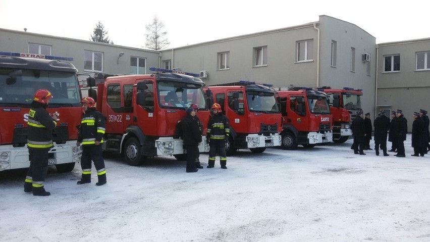 Strażakom ze śląskiego garnizonu przekazano samochody i...