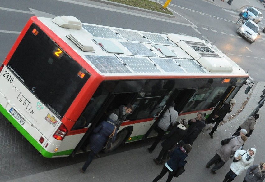 Ogniwa fotowoltaiczne na autobusach.