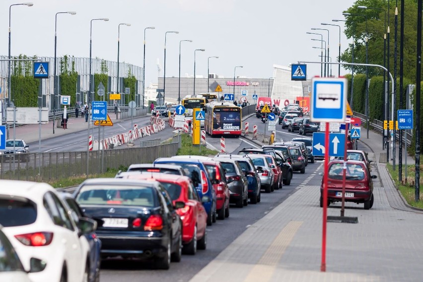 Warszawa – średnio polisa OC kosztuje 800 zł - wzrost o 5...