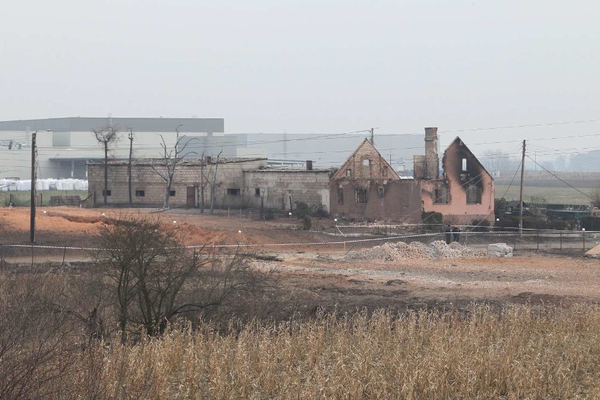 Wybuch i pożar w Murowanej Goślinie - spłonęły trzy domy.