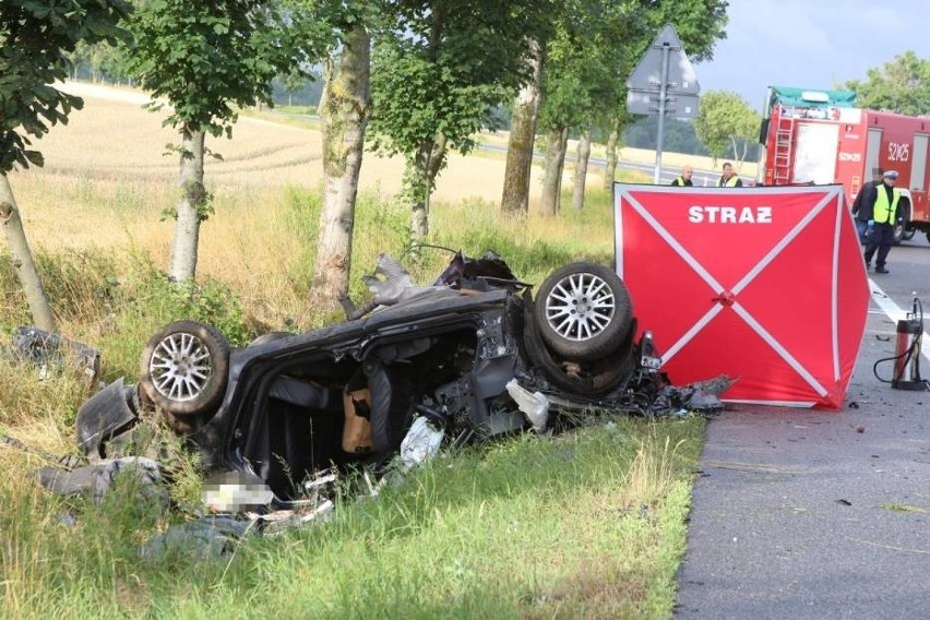 Tragiczny wypadek na krajowej "6" w Noskowie. Nie żyją dwie osoby - 7.07.2019 [zdjęcia, wideo] 