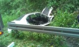 Wypadek w Cieninie pod Wrocławiem. Samochód uderzył w drzewo. Droga zablokowana (ZDJĘCIA)
