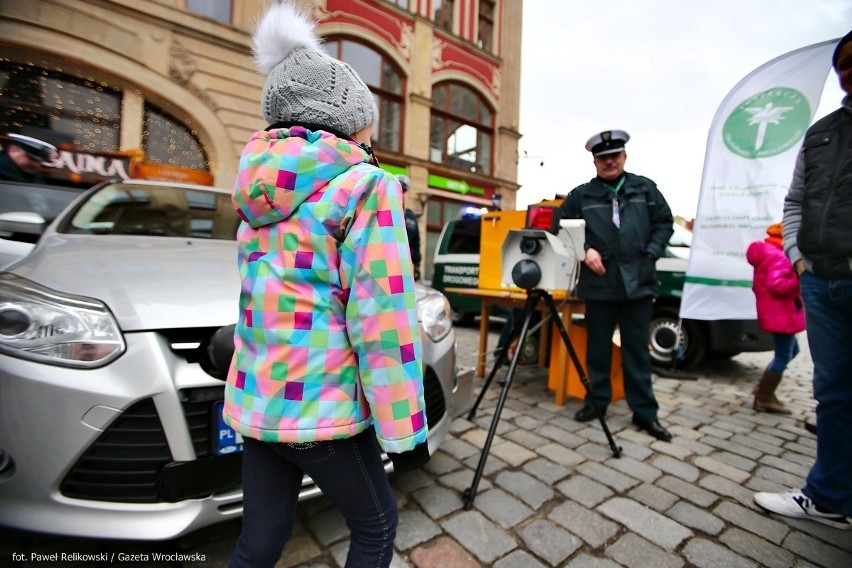 WOŚP we Wrocławiu. Wielka orkiestra zebrała 496 tysięcy (ZDJĘCIA)