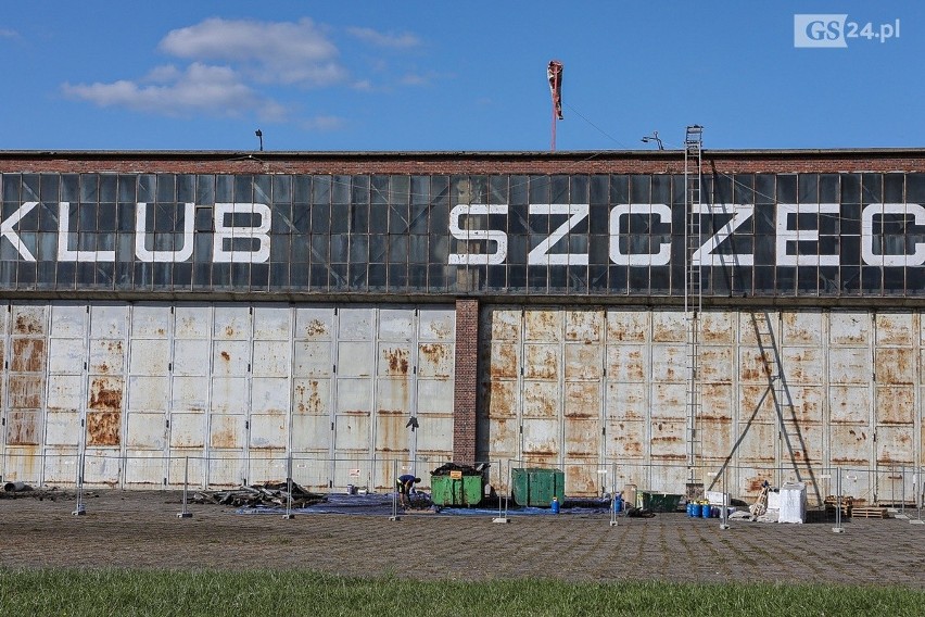 Rusza remont zabytkowego hangaru Szczecińskiego Aeroklubu [ZDJĘCIA]